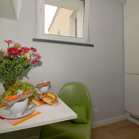 Wlr - Hoza Ii Варшава