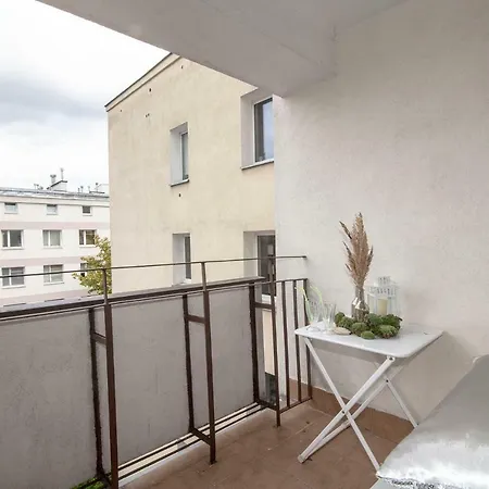 Wlr - Hoza Ii * Варшава